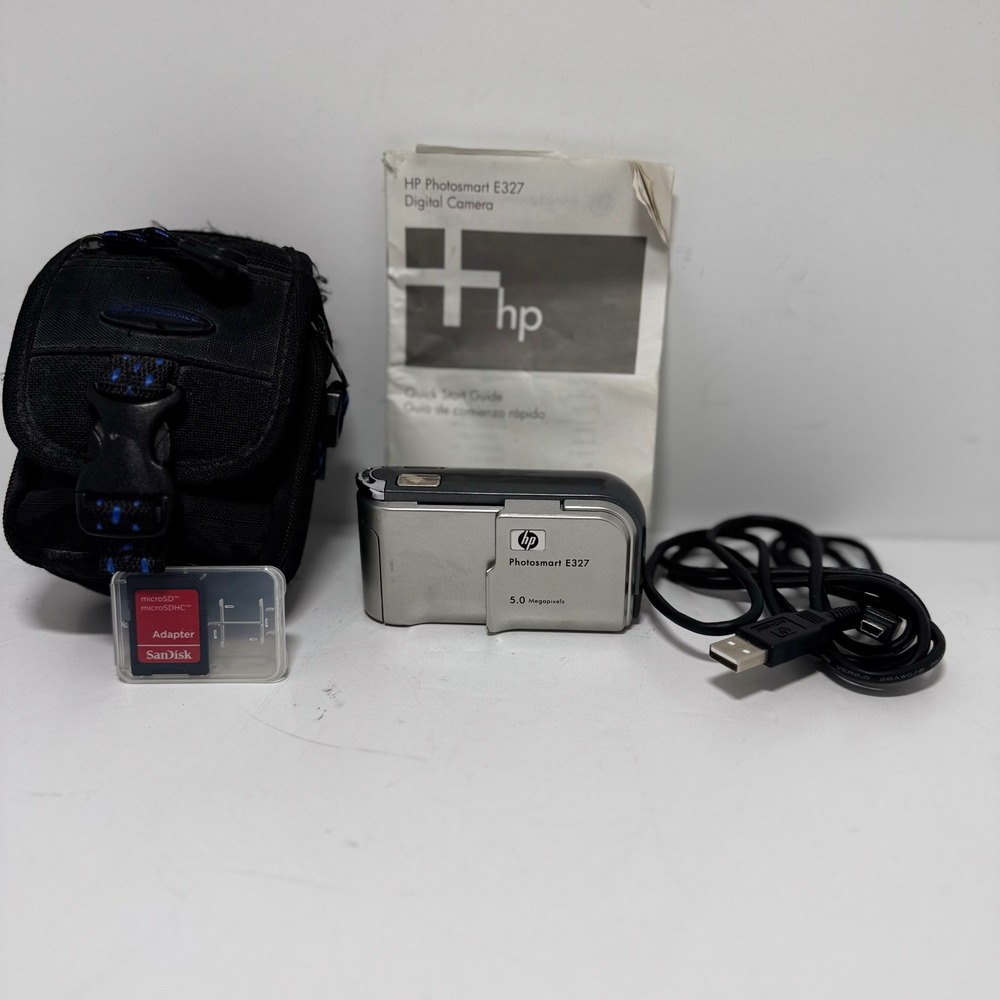 HP Photosmart E327 Digital Camera 5.0MP Silver Case, SD Card, USB Cable, tested